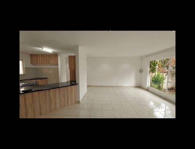 2 BEDROOM TOWNHOUSE FOR SALE IN HEUWELSIG